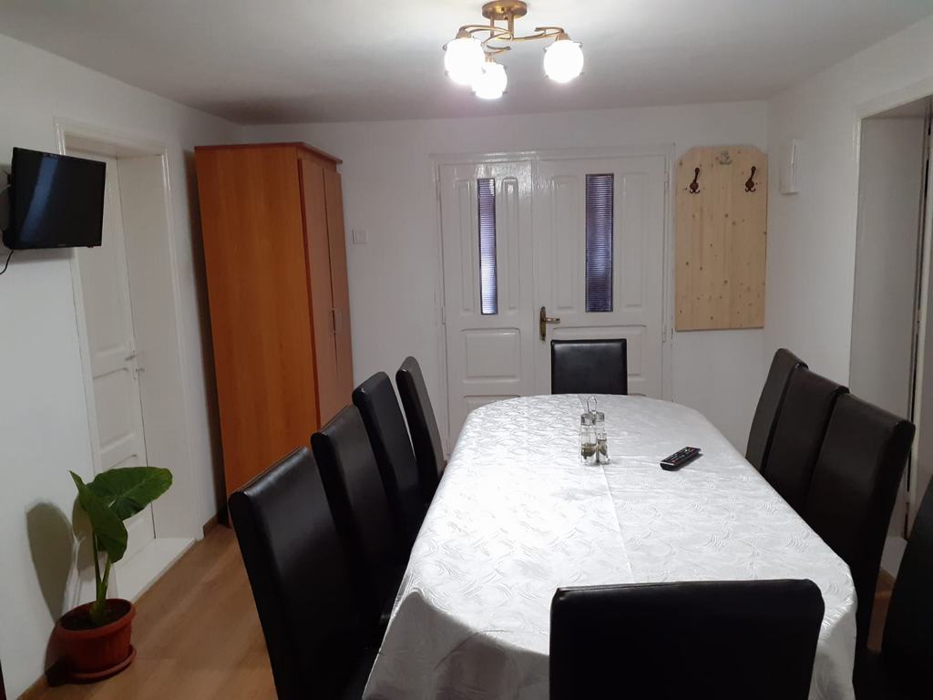 Cazare in Arieseni - CASA  IUNIA - Garda De Sus